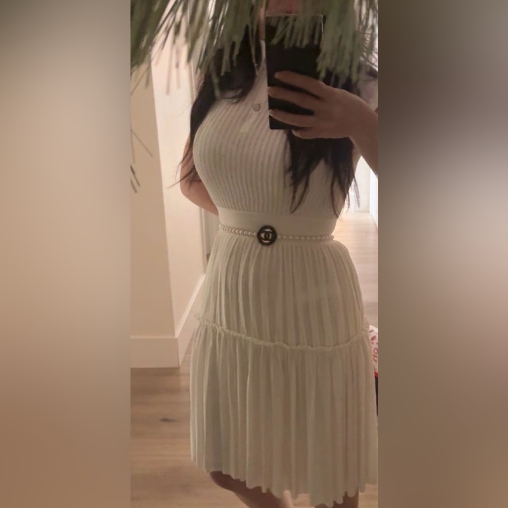 Authentic CHANEL Dress 36 

SLIP included size 34 fits like a 36